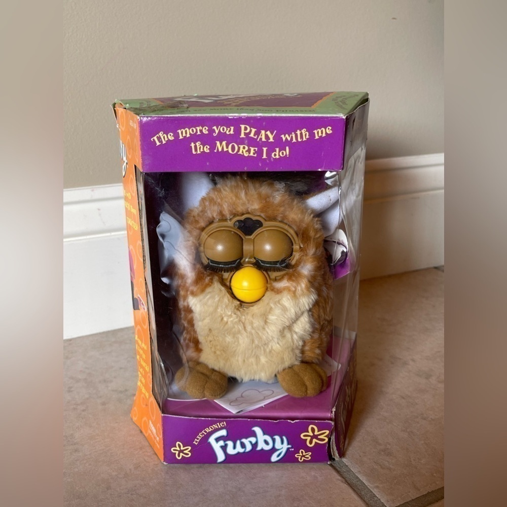 VTG 1998 Tiger Electronics 6" Furby Giraffe Tan Blue Eyes 70-800 Tags Attached
